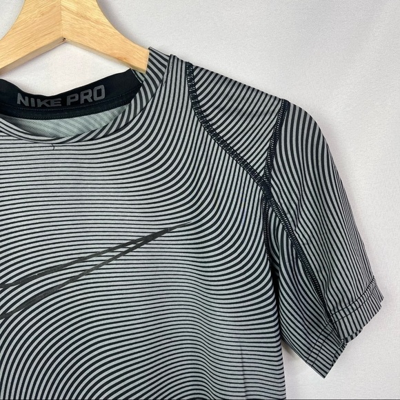 Nike Dr-Fit Gray & Black Stripe Short Sleeve Athletic Top L - Picture 3 of 4
